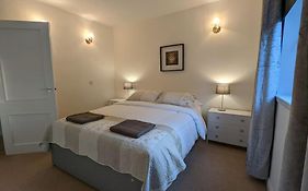Two Bedroom Flat In Bridge Of Allan, Stirling